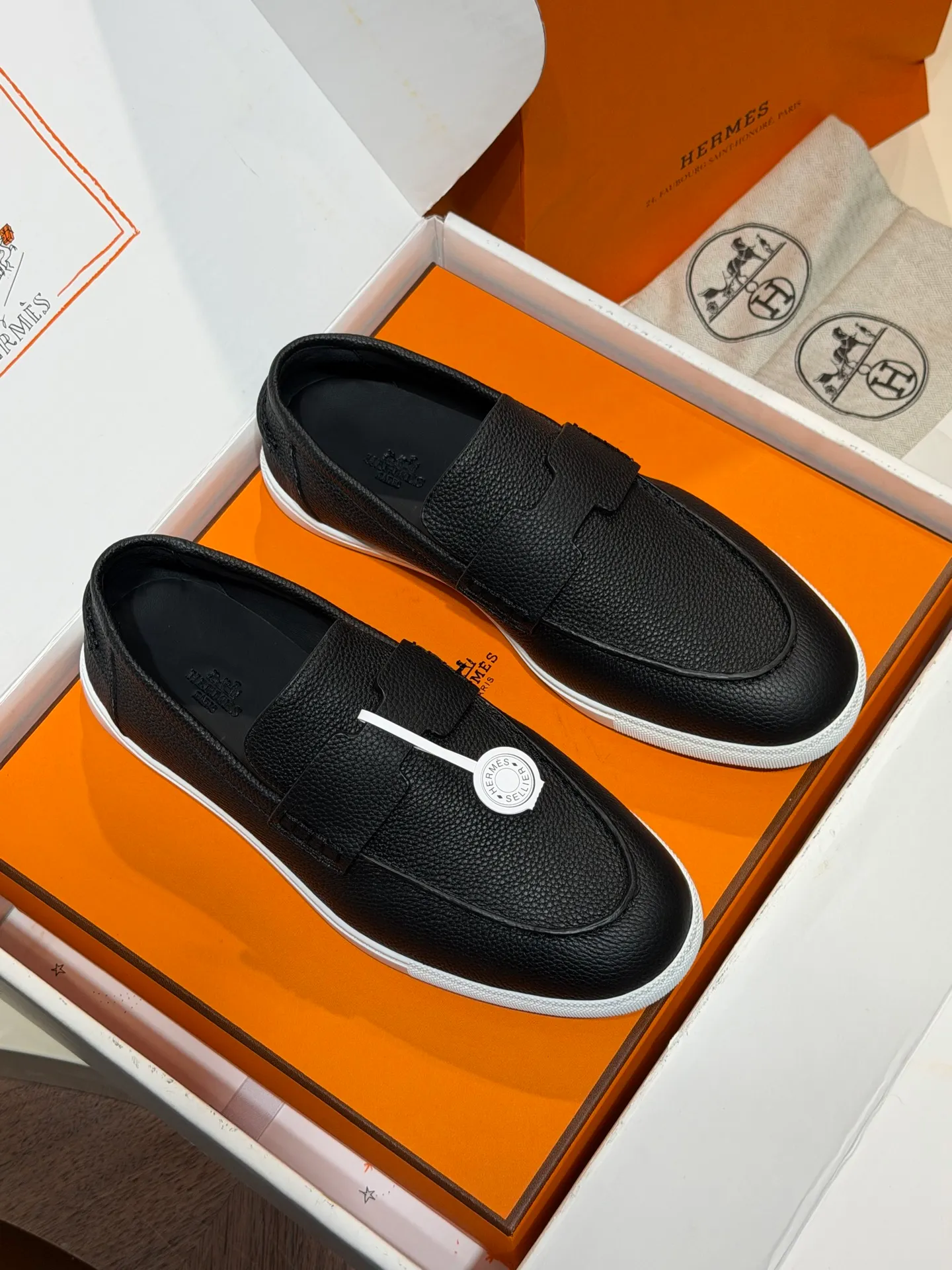 【HERMES】Top P:800💰-Size: 39-44 (38.45. Customized) H Home Freesstyle Men's Loafers Calfskin and Epsom Heritage calfskin high-top sports shoes, the soles are decorated with saddle stud buckle patterns, creating a modern urban style. Imported cowhide + cowhide lining + customized TPU outsole.